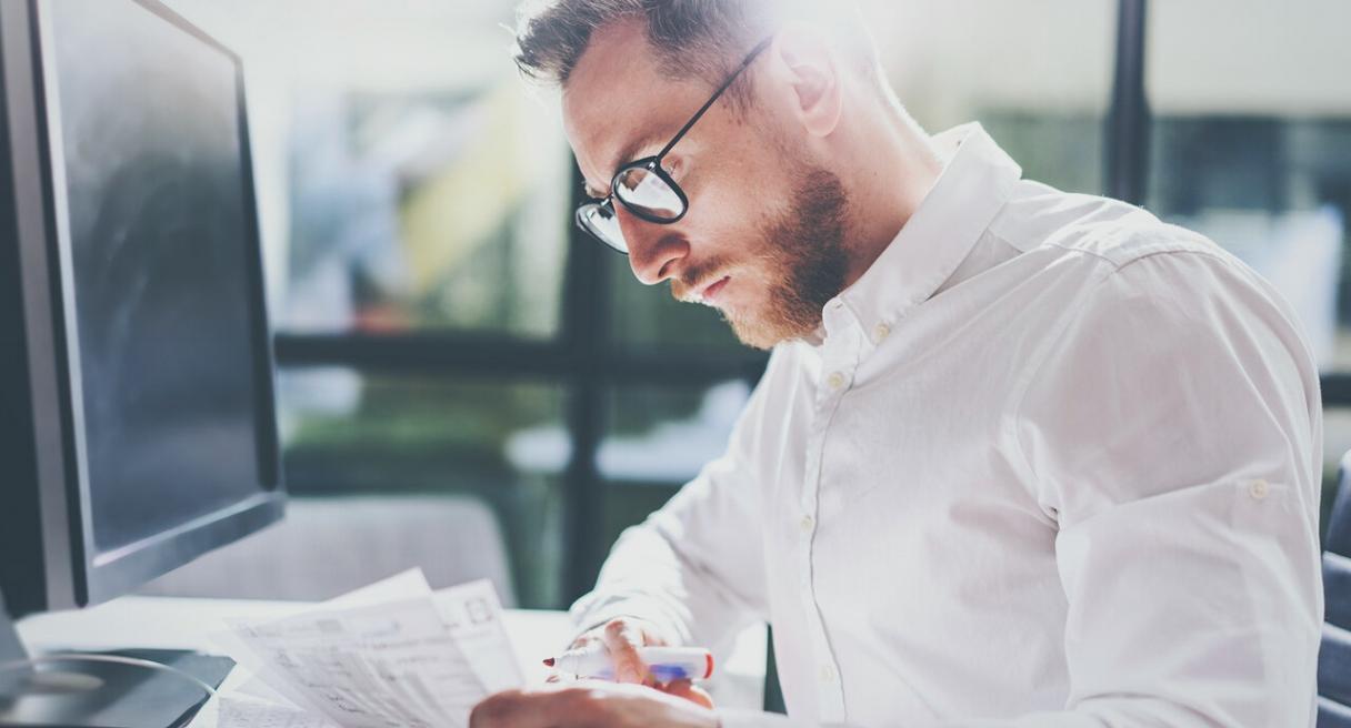 Interfață utilizator intuitivă pentru gestionarea bugetelor operaționale pe diverse dispozitive